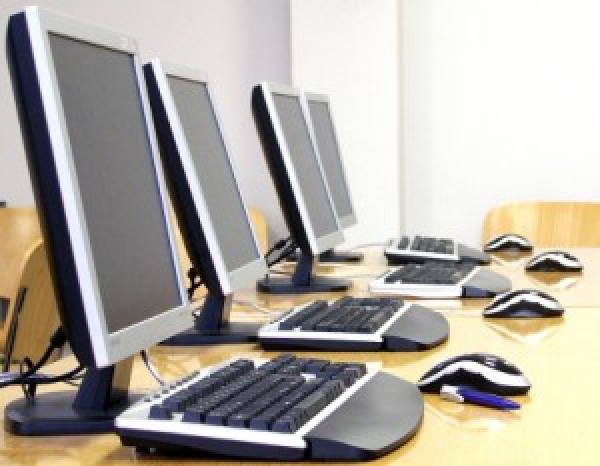 إعلان عن بدء دورات الحاسب الآلي لطلاب الكلية ( المجموعة الثانية)